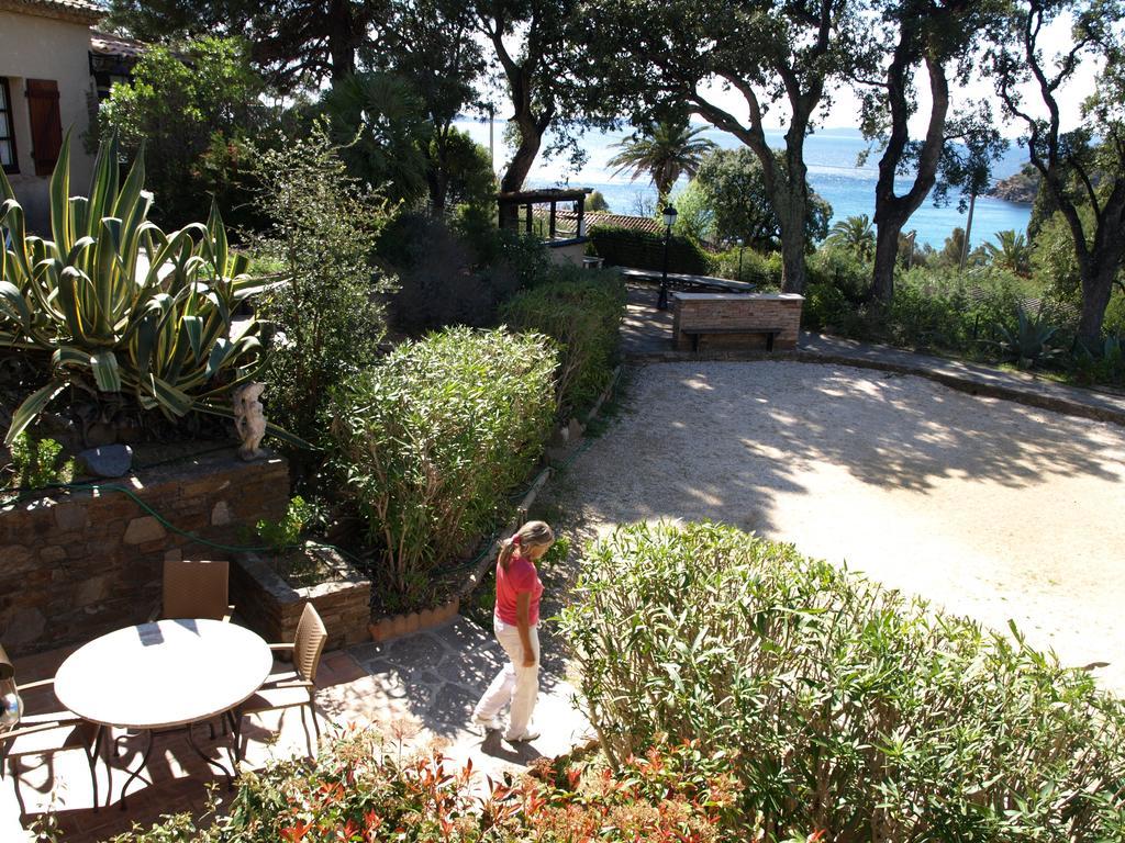 Les Lauriers Roses Aparthotel Rayol-Canadel-sur-Mer Exterior photo
