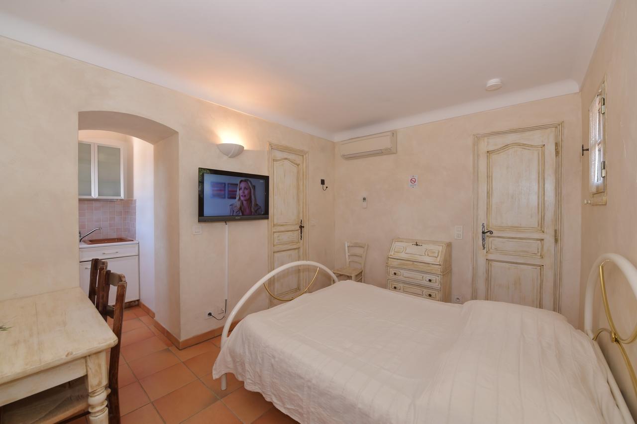 Les Lauriers Roses Aparthotel Rayol-Canadel-sur-Mer Exterior photo